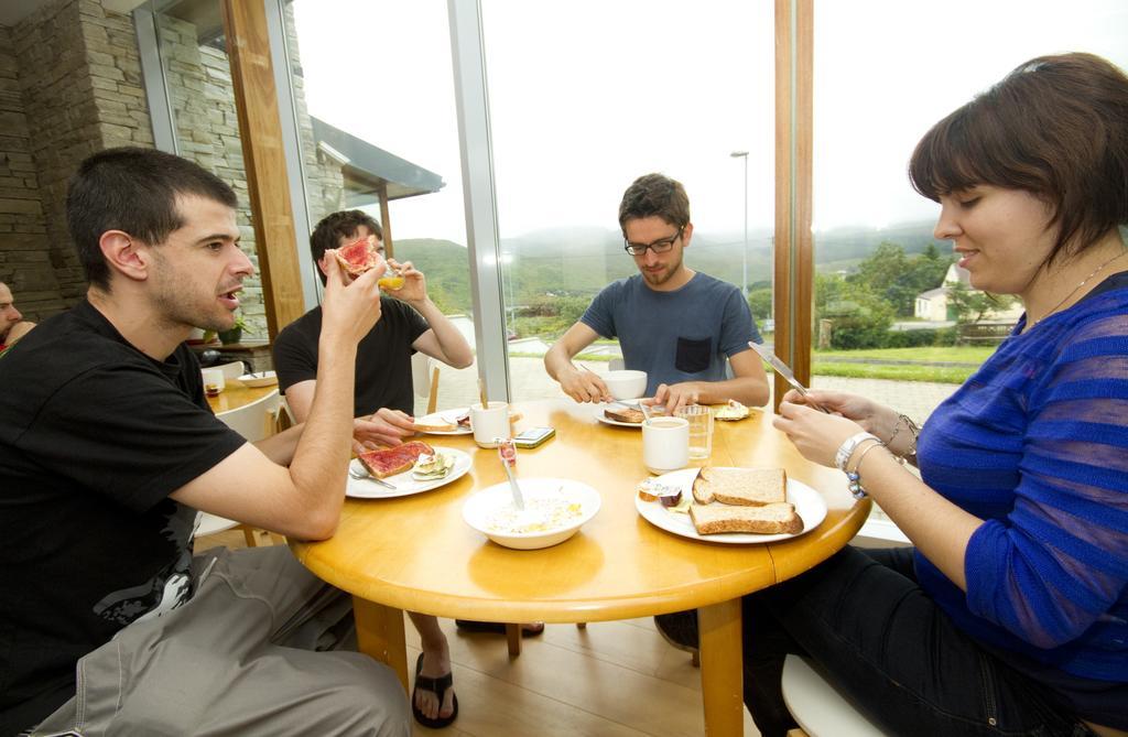 Errigal Youth Hostel กวีดอร์ ภายนอก รูปภาพ