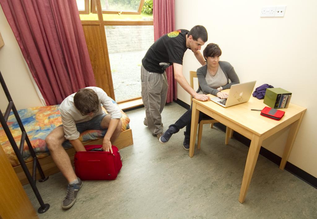 Errigal Youth Hostel กวีดอร์ ภายนอก รูปภาพ